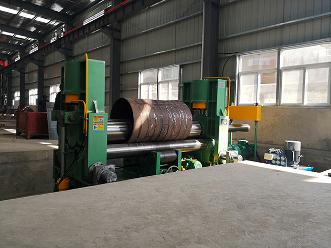 上輥萬(wàn)能卷板機(jī)